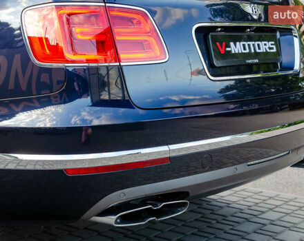 Бентли Бентайга 2019 в Киеве на Automoto.ua Синий Бентли Бентайга, объемом двигателя 4 л и пробегом 62 тыс. км за 105500 $, фото 15 на Automoto.ua