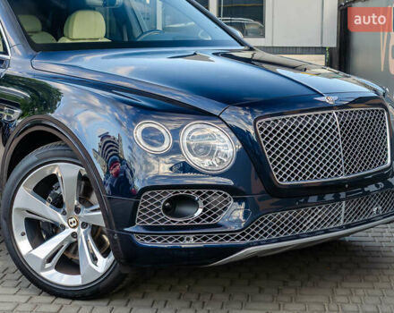 Бентли Бентайга 2019 в Киеве на Automoto.ua Синий Бентли Бентайга, объемом двигателя 4 л и пробегом 62 тыс. км за 105500 $, фото 10 на Automoto.ua