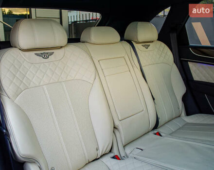 Бентли Бентайга 2019 в Киеве на Automoto.ua Синий Бентли Бентайга, объемом двигателя 4 л и пробегом 62 тыс. км за 105500 $, фото 38 на Automoto.ua