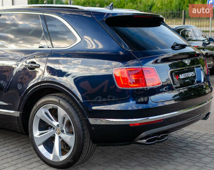 Синій Бентлі Бентайга, об'ємом двигуна 4 л та пробігом 62 тис. км за 87700 $, фото 13 на Automoto.ua