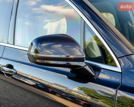 Бентли Бентайга 2019 в Киеве на Automoto.ua Синий Бентли Бентайга, объемом двигателя 4 л и пробегом 62 тыс. км за 105500 $, фото 16 на Automoto.ua