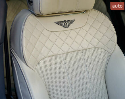 Синій Бентлі Бентайга, об'ємом двигуна 4 л та пробігом 62 тис. км за 87700 $, фото 35 на Automoto.ua