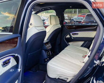 Синій Бентлі Бентайга, об'ємом двигуна 4 л та пробігом 62 тис. км за 87700 $, фото 37 на Automoto.ua