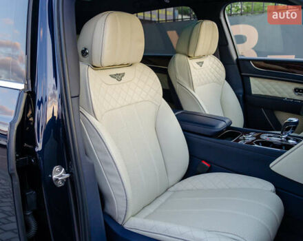 Синій Бентлі Бентайга, об'ємом двигуна 4 л та пробігом 62 тис. км за 87700 $, фото 34 на Automoto.ua