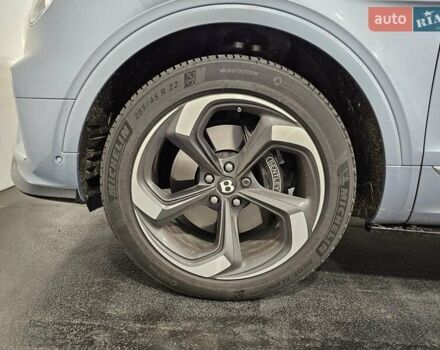 Синій Бентлі Бентайга, об'ємом двигуна 4 л та пробігом 8 тис. км за 209999 $, фото 37 на Automoto.ua