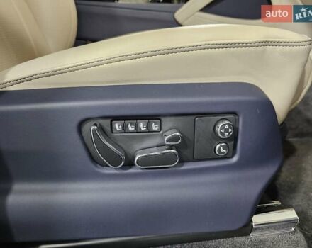 Синій Бентлі Бентайга, об'ємом двигуна 4 л та пробігом 8 тис. км за 209999 $, фото 20 на Automoto.ua
