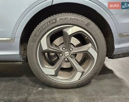 Синій Бентлі Бентайга, об'ємом двигуна 4 л та пробігом 8 тис. км за 209999 $, фото 38 на Automoto.ua