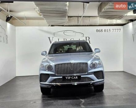 Синій Бентлі Бентайга, об'ємом двигуна 4 л та пробігом 8 тис. км за 209999 $, фото 2 на Automoto.ua