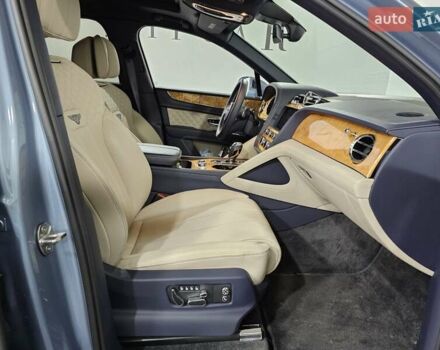 Синій Бентлі Бентайга, об'ємом двигуна 4 л та пробігом 8 тис. км за 209999 $, фото 19 на Automoto.ua