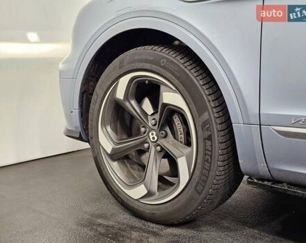 Синій Бентлі Бентайга, об'ємом двигуна 4 л та пробігом 8 тис. км за 209999 $, фото 36 на Automoto.ua