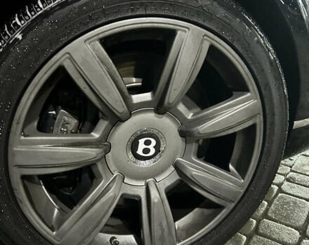 Чорний Бентлі Continental Flying Spur, об'ємом двигуна 6 л та пробігом 120 тис. км за 21700 $, фото 2 на Automoto.ua