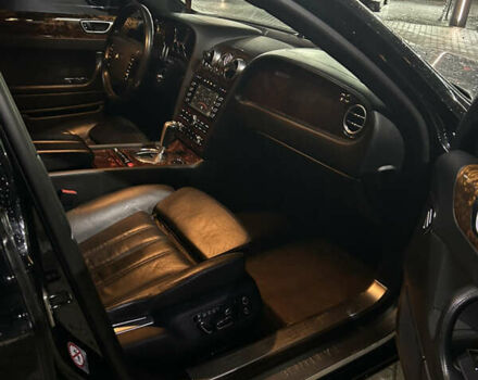 Чорний Бентлі Continental Flying Spur, об'ємом двигуна 6 л та пробігом 120 тис. км за 21700 $, фото 4 на Automoto.ua