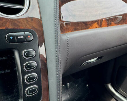 Черный Бентли Континенталь флаинг спур, объемом двигателя 6 л и пробегом 100 тыс. км за 39999 $, фото 228 на Automoto.ua