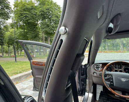 Черный Бентли Континенталь флаинг спур, объемом двигателя 6 л и пробегом 100 тыс. км за 39999 $, фото 90 на Automoto.ua