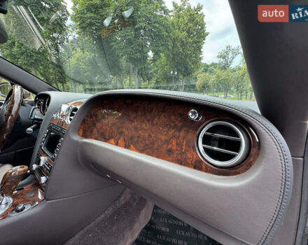 Черный Бентли Континенталь флаинг спур, объемом двигателя 6 л и пробегом 100 тыс. км за 39999 $, фото 18 на Automoto.ua