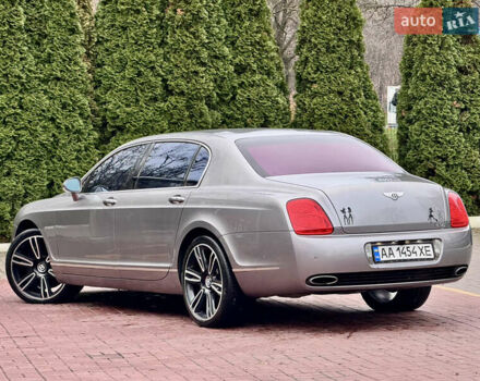 Бентли Континенталь флаинг спур, объемом двигателя 6 л и пробегом 131 тыс. км за 16900 $, фото 11 на Automoto.ua