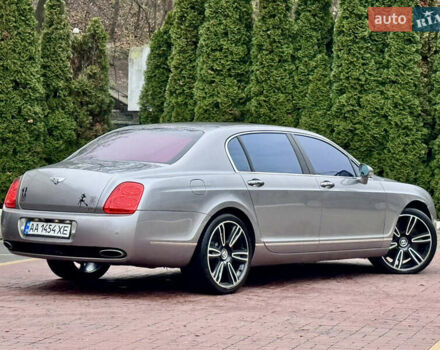 Бентли Континенталь флаинг спур, объемом двигателя 6 л и пробегом 131 тыс. км за 16900 $, фото 7 на Automoto.ua