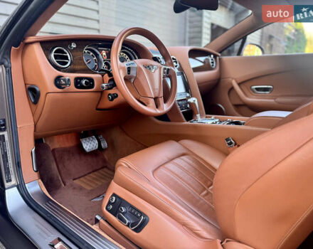 Белый Бентли Континенталь ГТ, объемом двигателя 3.99 л и пробегом 52 тыс. км за 69900 $, фото 18 на Automoto.ua