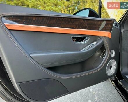 Чорний Бентлі Continental GT, об'ємом двигуна 4 л та пробігом 32 тис. км за 199900 $, фото 44 на Automoto.ua