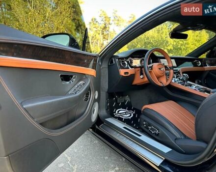 Чорний Бентлі Continental GT, об'ємом двигуна 4 л та пробігом 32 тис. км за 199900 $, фото 45 на Automoto.ua