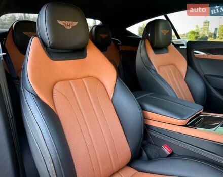 Чорний Бентлі Continental GT, об'ємом двигуна 4 л та пробігом 32 тис. км за 199900 $, фото 79 на Automoto.ua