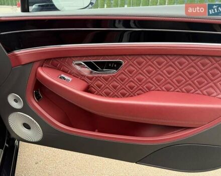 Чорний Бентлі Continental GT, об'ємом двигуна 4 л та пробігом 11 тис. км за 255820 $, фото 6 на Automoto.ua