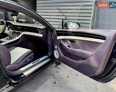 Фіолетовий Бентлі Continental GT, об'ємом двигуна 4 л та пробігом 29 тис. км за 239900 $, фото 33 на Automoto.ua