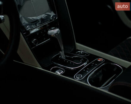 Серый Бентли Континенталь ГТ, объемом двигателя 6 л и пробегом 6 тыс. км за 291696 $, фото 27 на Automoto.ua