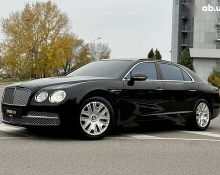Бентли Флаинг Спур, объемом двигателя 6 л и пробегом 62 тыс. км за 61800 $, фото 5 на Automoto.ua