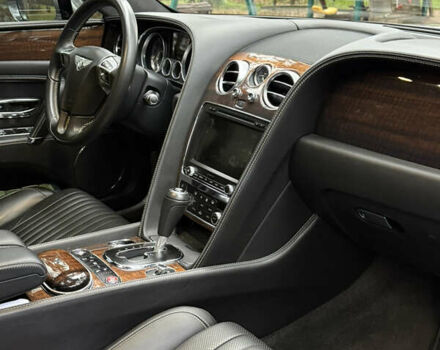 Серый Бентли Флаинг Спур, объемом двигателя 3.99 л и пробегом 71 тыс. км за 95000 $, фото 12 на Automoto.ua