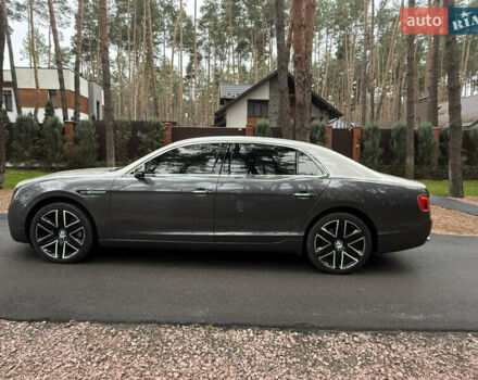 Серый Бентли Флаинг Спур, объемом двигателя 3.99 л и пробегом 71 тыс. км за 95000 $, фото 3 на Automoto.ua