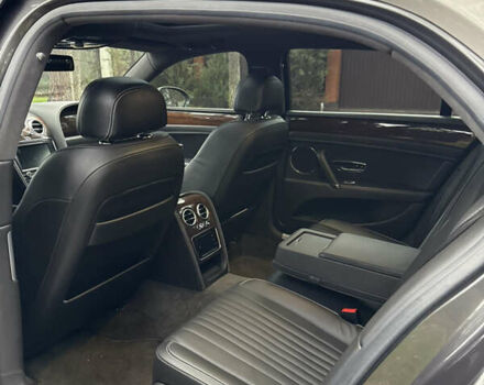 Серый Бентли Флаинг Спур, объемом двигателя 3.99 л и пробегом 71 тыс. км за 95000 $, фото 8 на Automoto.ua