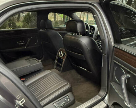 Серый Бентли Флаинг Спур, объемом двигателя 3.99 л и пробегом 71 тыс. км за 95000 $, фото 26 на Automoto.ua