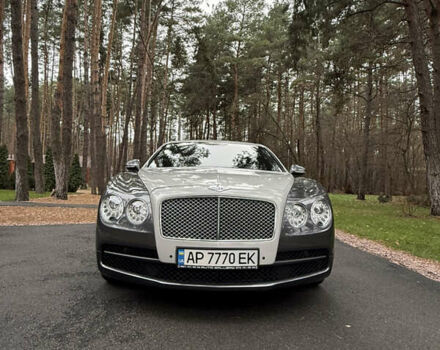 Сірий Бентлі Флаінг Спур, об'ємом двигуна 3.99 л та пробігом 71 тис. км за 95000 $, фото 1 на Automoto.ua