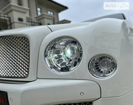 Білий Бентлі Mulsanne, об'ємом двигуна 6.8 л та пробігом 4 тис. км за 195000 $, фото 24 на Automoto.ua