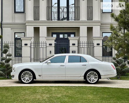 Білий Бентлі Mulsanne, об'ємом двигуна 6.8 л та пробігом 4 тис. км за 195000 $, фото 8 на Automoto.ua