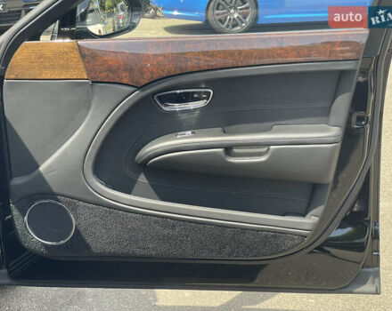 Чорний Бентлі Mulsanne, об'ємом двигуна 6.75 л та пробігом 61 тис. км за 120000 $, фото 11 на Automoto.ua