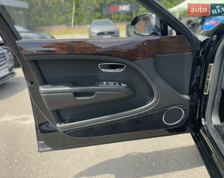 Чорний Бентлі Mulsanne, об'ємом двигуна 6.75 л та пробігом 61 тис. км за 120000 $, фото 4 на Automoto.ua