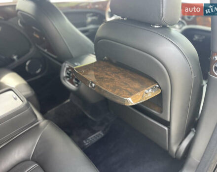 Чорний Бентлі Mulsanne, об'ємом двигуна 6.75 л та пробігом 61 тис. км за 120000 $, фото 16 на Automoto.ua