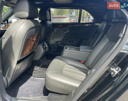 Чорний Бентлі Mulsanne, об'ємом двигуна 6.75 л та пробігом 61 тис. км за 120000 $, фото 20 на Automoto.ua