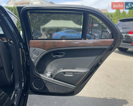 Чорний Бентлі Mulsanne, об'ємом двигуна 6.75 л та пробігом 61 тис. км за 120000 $, фото 14 на Automoto.ua