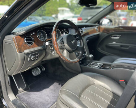 Чорний Бентлі Mulsanne, об'ємом двигуна 6.75 л та пробігом 61 тис. км за 120000 $, фото 5 на Automoto.ua