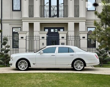 Бентлі Mulsanne, об'ємом двигуна 6.8 л та пробігом 4 тис. км за 195000 $, фото 6 на Automoto.ua