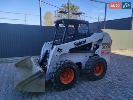 Бобкэт С220 2005 в Снятине на Automoto.ua Белый Бобкэт С220, объемом двигателя 3.3 л и пробегом 1 тыс. км за 17900 $, фото 1 на Automoto.ua