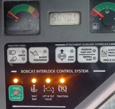 Білий Бобкет С300, об'ємом двигуна 3.3 л та пробігом 5 тис. км за 25900 $, фото 9 на Automoto.ua