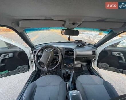 Богдан 2110 2013 в Южноукраинске на Automoto.ua Белый Богдан 2110, объемом двигателя 1.6 л и пробегом 283 тыс. км за 2800 $, фото 3 на Automoto.ua