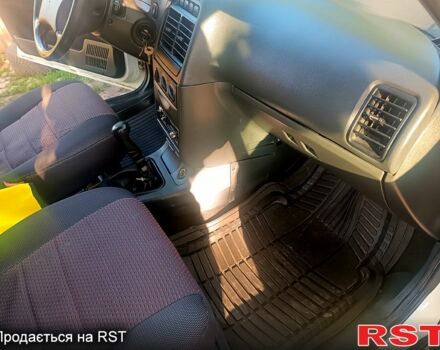 Белый Богдан 2310, объемом двигателя 1.6 л и пробегом 57 тыс. км за 3750 $, фото 10 на Automoto.ua