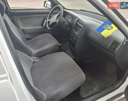 Белый Богдан 2310, объемом двигателя 1.6 л и пробегом 180 тыс. км за 1400 $, фото 9 на Automoto.ua