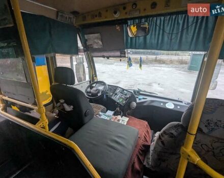 Желтый Богдан А 069, объемом двигателя 3.3 л и пробегом 350 тыс. км за 3000 $, фото 2 на Automoto.ua