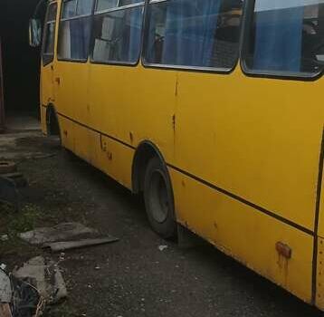 Желтый Богдан А 092, объемом двигателя 4.57 л и пробегом 646 тыс. км за 4000 $, фото 3 на Automoto.ua